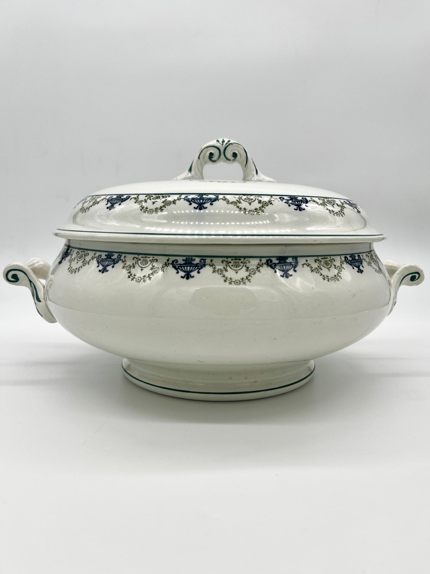 French Antique Soupière by Saint Amand et Hamage
